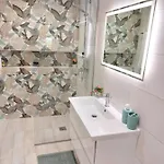 Kontis Apts Lejlighed