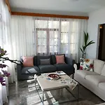 Kontis Apts Lejlighed