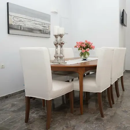 Kontis Apts *