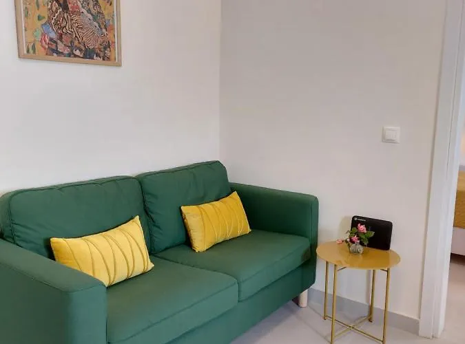 Kontis Apts Пелекас