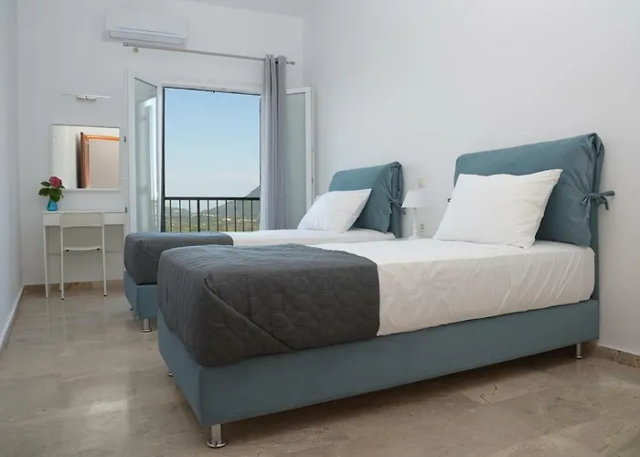 Kontis Apts * Пелекас