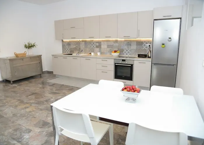 Kontis Apts Апартаменты Пелекас
