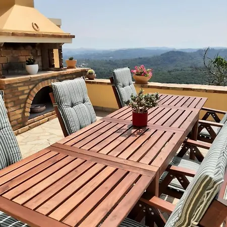 Kontis Apts 아파트 펠레카스