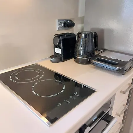 Kontis Apts 아파트 펠레카스