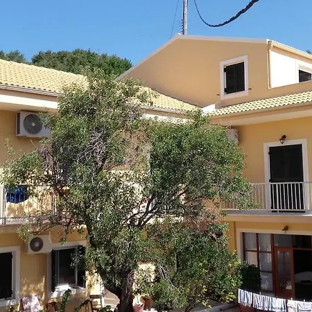 아파트 Kontis Apts *