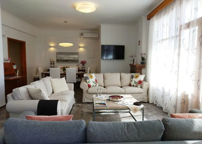 Kontis Apts Pelekas