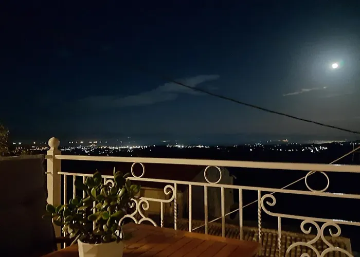 Kontis Apts Appartamento